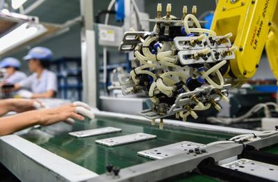 从制造到智造 中国智能手机产业引领“世界工厂”向“世界投资人”转型